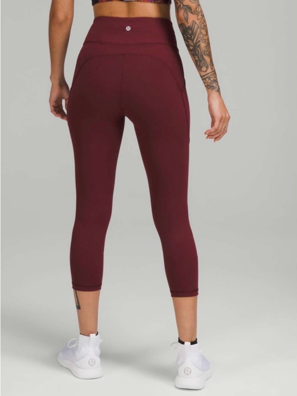Lululemon Invigorate High-Rise Crop 23"
Red Merlot maroon W6BDVS size 4